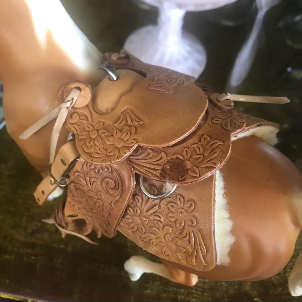 Vintage Breyer Mustang Western Bananza Palomino Horse